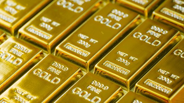 Gold faces strong selling pressure